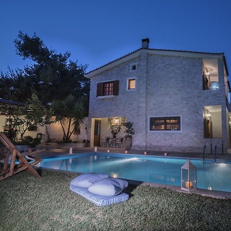 Villa Corina Near The Airport Kouvarás Eksteriør billede