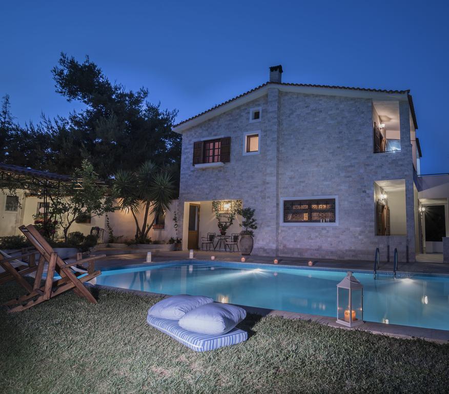 Villa Corina Near The Airport Kouvarás Eksteriør billede