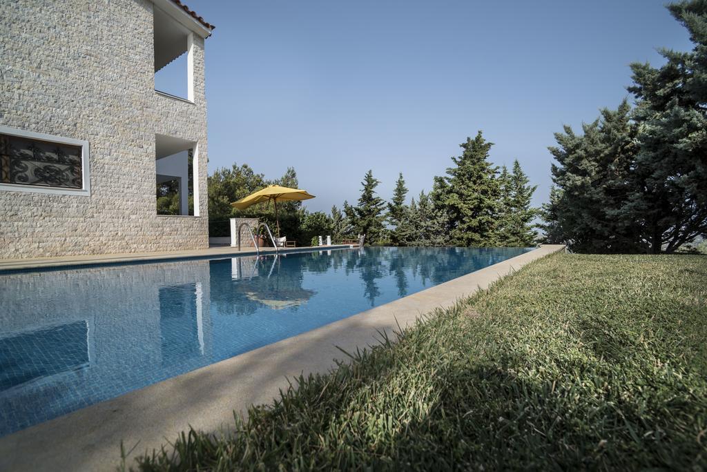 Villa Corina Near The Airport Kouvarás Eksteriør billede