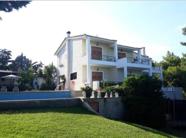 Villa Corina Near The Airport Kouvarás Eksteriør billede